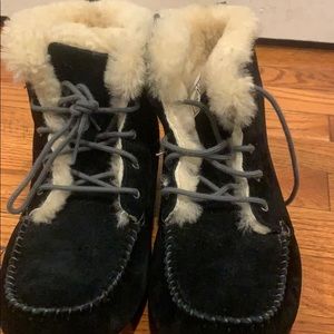 Fuzzy ugg shoes